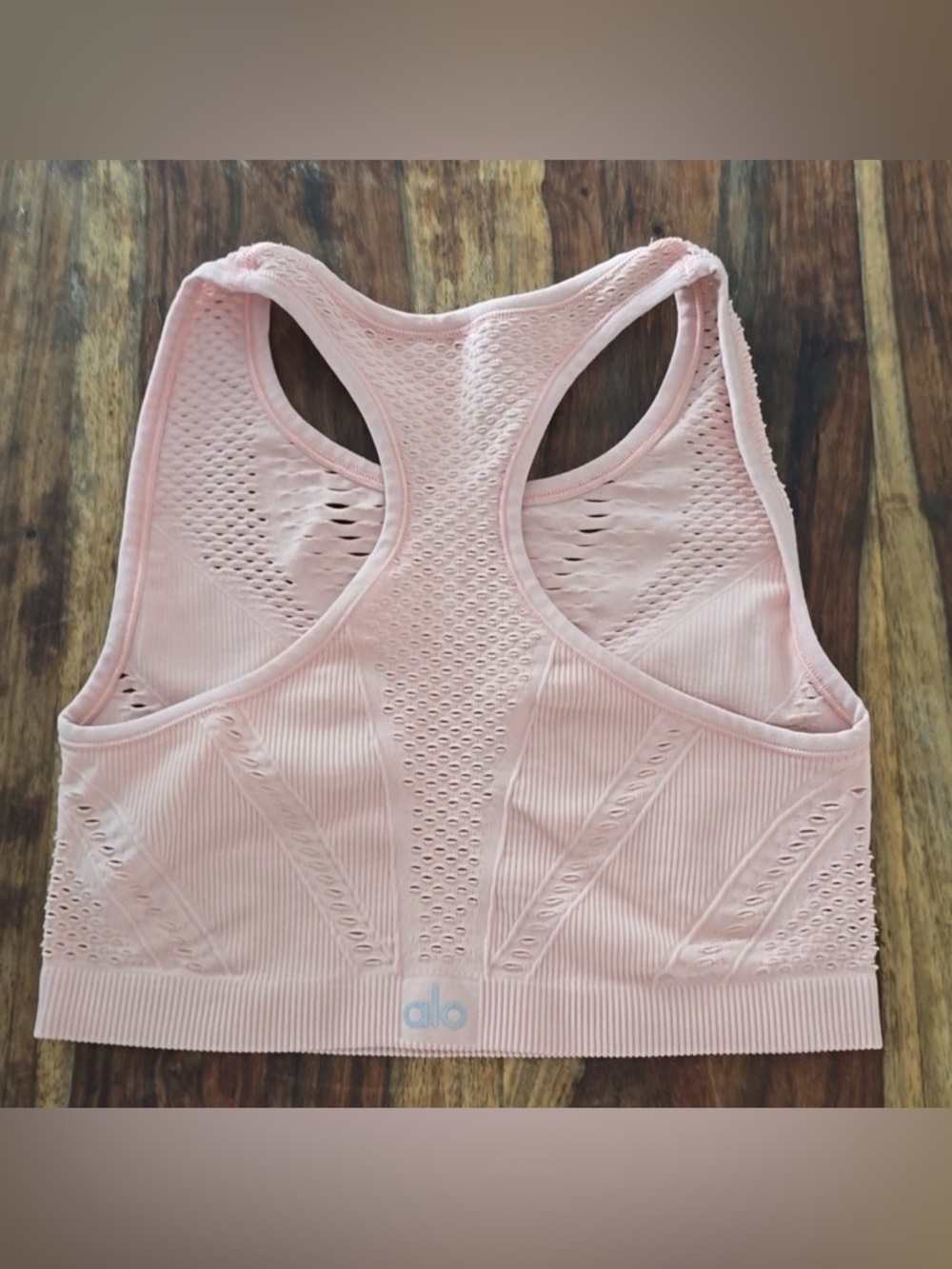 ALO Yoga Lark Perforated Sports Bra - Picture 4 of 7